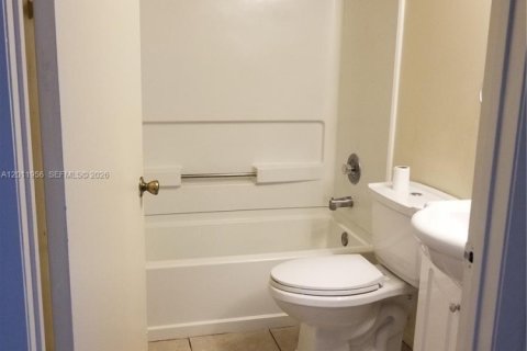 Снять в аренду кондоминиум в Майами, Флорида 3 спальни, 91.69м2, № 2074985 - фото 13