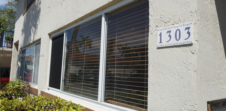 Condo à Miami, Floride, 4 chambres  № 2153980