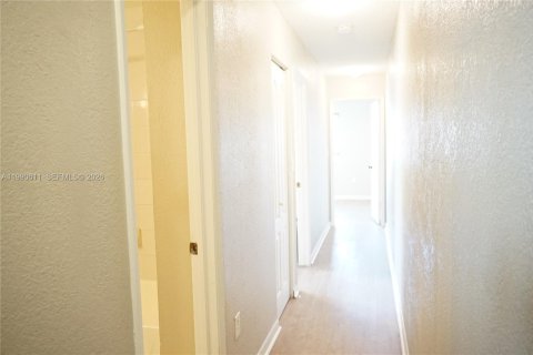 Copropriété à louer à Miami, Floride: 4 chambres № 2153980 - photo 12