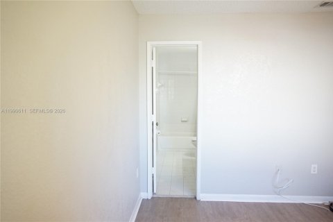 Copropriété à louer à Miami, Floride: 4 chambres № 2153980 - photo 7