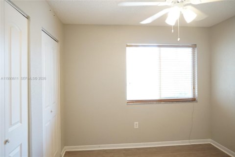 Copropriété à louer à Miami, Floride: 4 chambres № 2153980 - photo 17