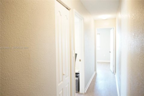 Copropriété à louer à Miami, Floride: 4 chambres № 2153980 - photo 15
