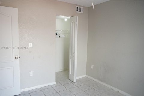 Copropriété à louer à Miami, Floride: 4 chambres № 2153980 - photo 30