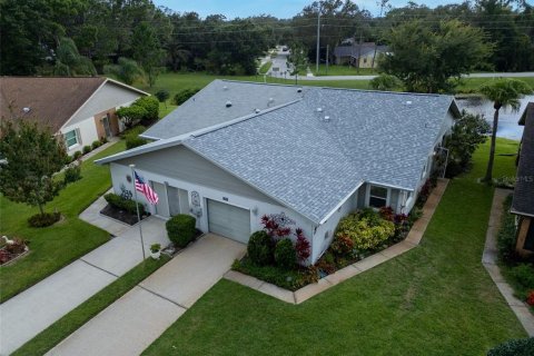 Villa ou maison à vendre à Palm Harbor, Floride: 2 chambres, 123.75 m2 № 1836992 - photo 1