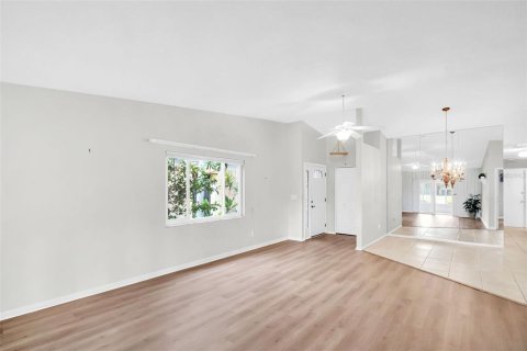 Villa ou maison à vendre à Palm Harbor, Floride: 2 chambres, 123.75 m2 № 1836992 - photo 10
