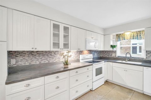 Villa ou maison à vendre à Palm Harbor, Floride: 2 chambres, 123.75 m2 № 1836992 - photo 18