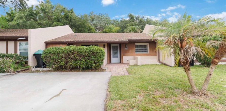 Adosado en Orlando, Florida 2 dormitorios, 93.18 m2 № 2212842