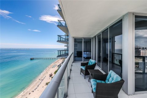 Condo in Sunny Isles Beach, Florida, 4 bedrooms  № 2013273 - photo 7