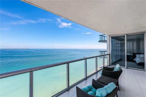 Condo in Sunny Isles Beach, Florida, 4 bedrooms  № 2013273 - photo 8