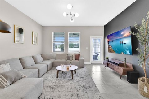 Villa ou maison à vendre à Kissimmee, Floride: 3 chambres, 183.02 m2 № 1793513 - photo 4