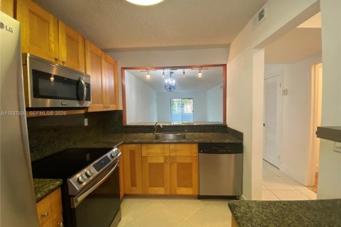 Снять в аренду кондоминиум в Майами-Бич, Флорида 1 спальня, 76.92м2, № 1998459 - фото 5