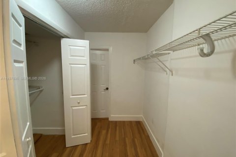 Снять в аренду кондоминиум в Майами-Бич, Флорида 1 спальня, 76.92м2, № 1998459 - фото 7