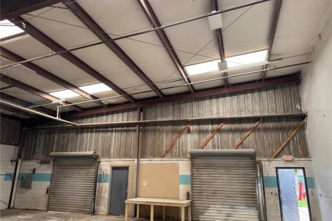Propiedad comercial en alquiler en Sanford, Florida, 165.92 m2 № 2277296 - foto 3