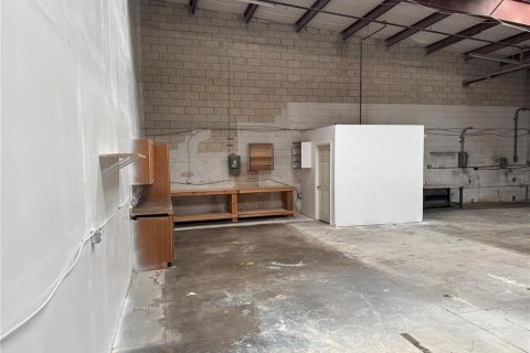 Propiedad comercial en alquiler en Sanford, Florida, 165.92 m2 № 2277296 - foto 5