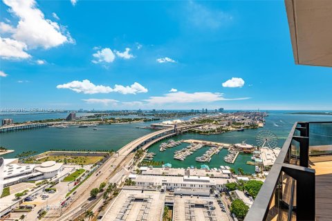 Condominio en alquiler en Miami, Florida, 3 dormitorios, 213.77 m2 № 2086187 - foto 29