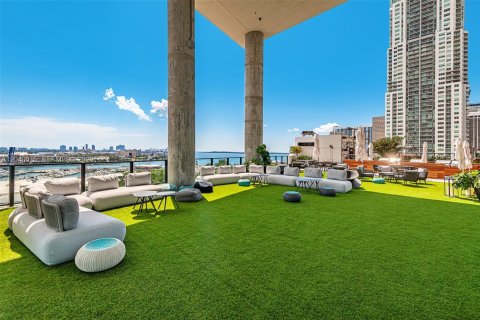Condominio en alquiler en Miami, Florida, 3 dormitorios, 213.77 m2 № 2086187 - foto 12