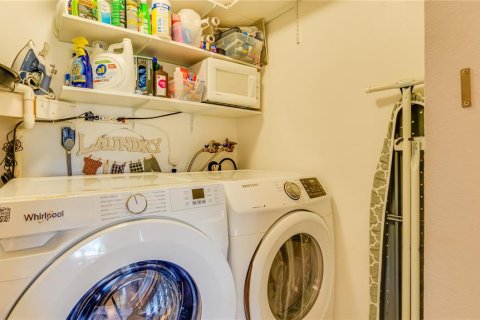 Купить кондоминиум в Ларго, Флорида 5 комнат, 102.66м2, № 2095854 - фото 26