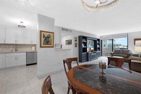 Copropriété à vendre à Coral Gables, Floride: 2 chambres, 104.89 m2 № 1990458 - photo 7