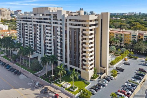 Copropriété à vendre à Coral Gables, Floride: 2 chambres, 104.89 m2 № 1990458 - photo 1