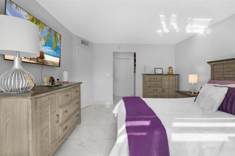 Copropriété à vendre à Coral Gables, Floride: 2 chambres, 104.89 m2 № 1990458 - photo 16