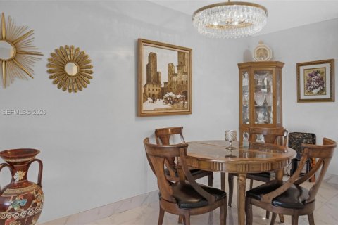 Copropriété à vendre à Coral Gables, Floride: 2 chambres, 104.89 m2 № 1990458 - photo 10