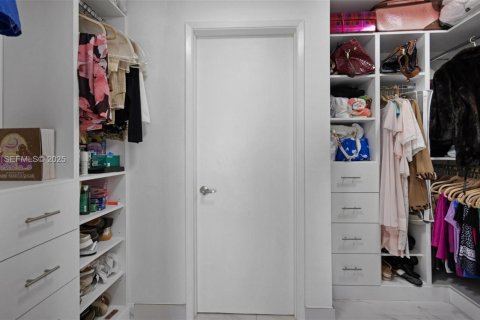 Copropriété à vendre à Coral Gables, Floride: 2 chambres, 104.89 m2 № 1990458 - photo 18