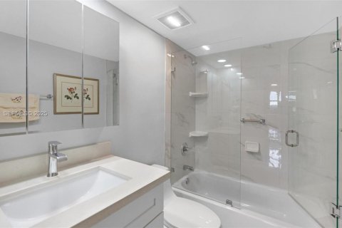 Copropriété à vendre à Coral Gables, Floride: 2 chambres, 104.89 m2 № 1990458 - photo 14