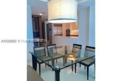 Condominio en venta en Miami Beach, Florida, 2 dormitorios, 173.73 m2 № 1669039 - foto 5