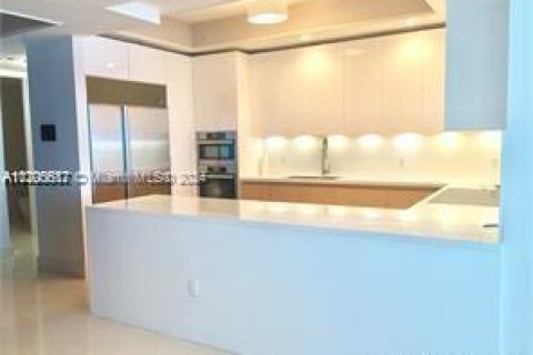 Condominio en venta en Miami Beach, Florida, 2 dormitorios, 173.73 m2 № 1669039 - foto 2