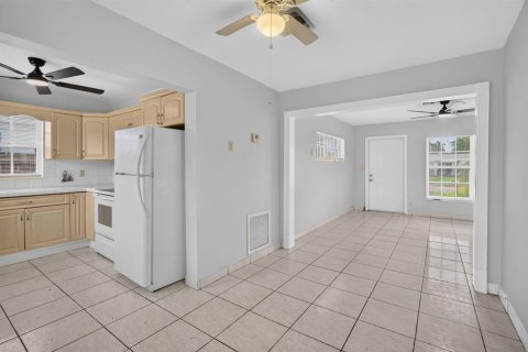 Villa ou maison à louer à Oakland Park, Floride: 2 chambres, 81.38 m2 № 2383023 - photo 11