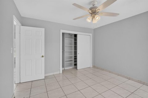 Villa ou maison à louer à Oakland Park, Floride: 2 chambres, 81.38 m2 № 2383023 - photo 18