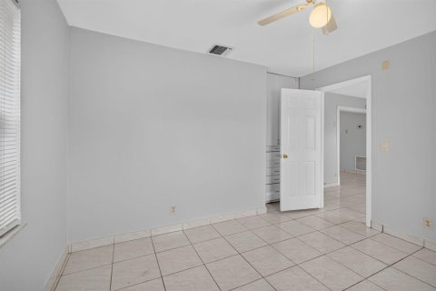 Villa ou maison à louer à Oakland Park, Floride: 2 chambres, 81.38 m2 № 2383023 - photo 24