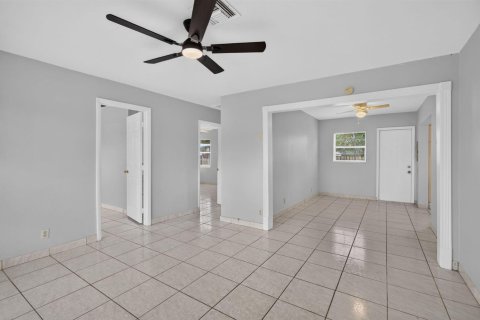 Villa ou maison à louer à Oakland Park, Floride: 2 chambres, 81.38 m2 № 2383023 - photo 6