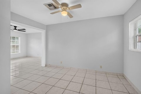 Villa ou maison à louer à Oakland Park, Floride: 2 chambres, 81.38 m2 № 2383023 - photo 12