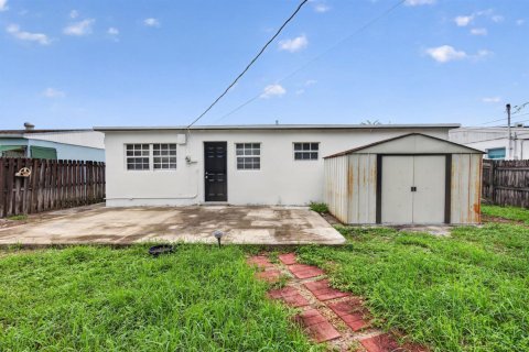 Villa ou maison à louer à Oakland Park, Floride: 2 chambres, 81.38 m2 № 2383023 - photo 29