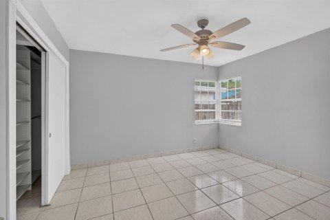 Villa ou maison à louer à Oakland Park, Floride: 2 chambres, 81.38 m2 № 2383023 - photo 17
