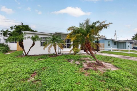 Villa ou maison à louer à Oakland Park, Floride: 2 chambres, 81.38 m2 № 2383023 - photo 4
