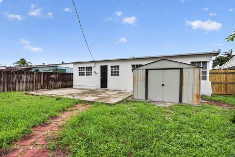 Villa ou maison à louer à Oakland Park, Floride: 2 chambres, 81.38 m2 № 2383023 - photo 30