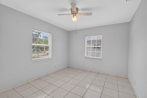 Villa ou maison à louer à Oakland Park, Floride: 2 chambres, 81.38 m2 № 2383023 - photo 22