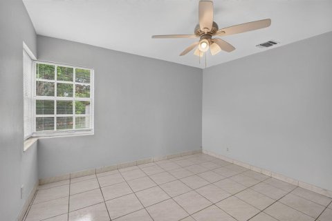 Villa ou maison à louer à Oakland Park, Floride: 2 chambres, 81.38 m2 № 2383023 - photo 20