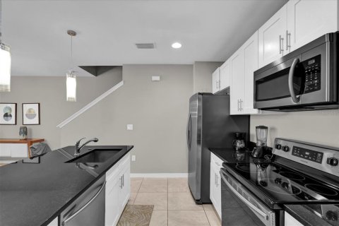 Townhouse in Kissimmee, Florida 4 bedrooms, 162.76 sq.m. № 1732823 - photo 11