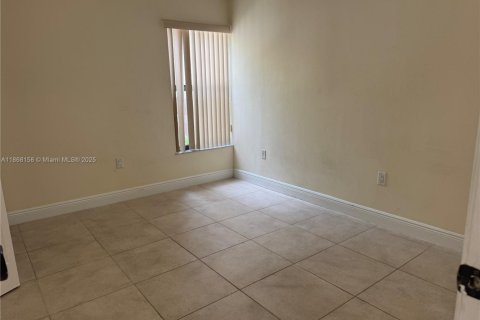 Condo in Miami, Florida, 3 bedrooms  № 1921299 - photo 13