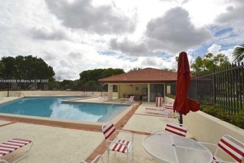 Condo in Miami, Florida, 3 bedrooms  № 1921299 - photo 21