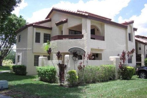 Condo in Miami, Florida, 3 bedrooms  № 1921299 - photo 2