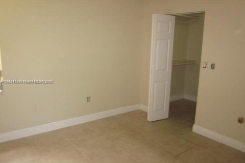 Condo in Miami, Florida, 3 bedrooms  № 1921299 - photo 12