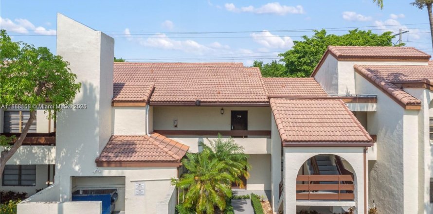 Condo in Miami, Florida, 3 bedrooms  № 1921299