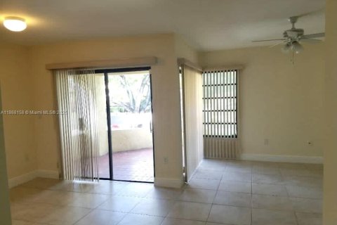 Condo in Miami, Florida, 3 bedrooms  № 1921299 - photo 8