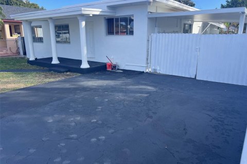 Купить виллу или дом в Майами, Флорида 4 спальни, 184.13м2, № 2050746 - фото 3