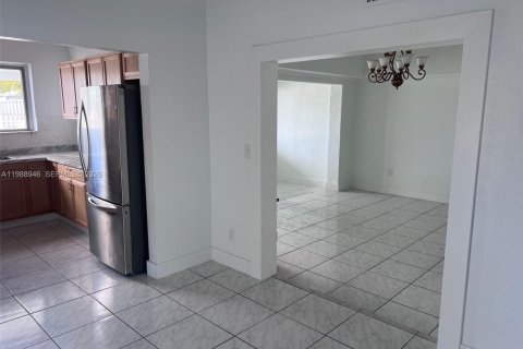 Купить виллу или дом в Майами, Флорида 4 спальни, 184.13м2, № 2050746 - фото 7