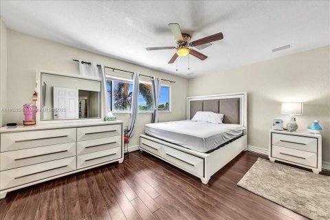 Townhouse in Sunrise, Florida 3 bedrooms, 162.58 sq.m. № 1940036 - photo 27